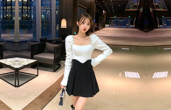 良家人 妻 家中相 约 激 情 少 妇 欲 求不满 浪 叫 连 连 大 鸡 巴 受累了